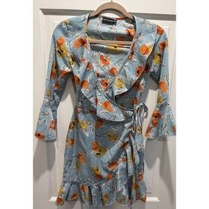 Pretty Little Thing Women's Light Blue Floral Wrap Dress Size 0‎